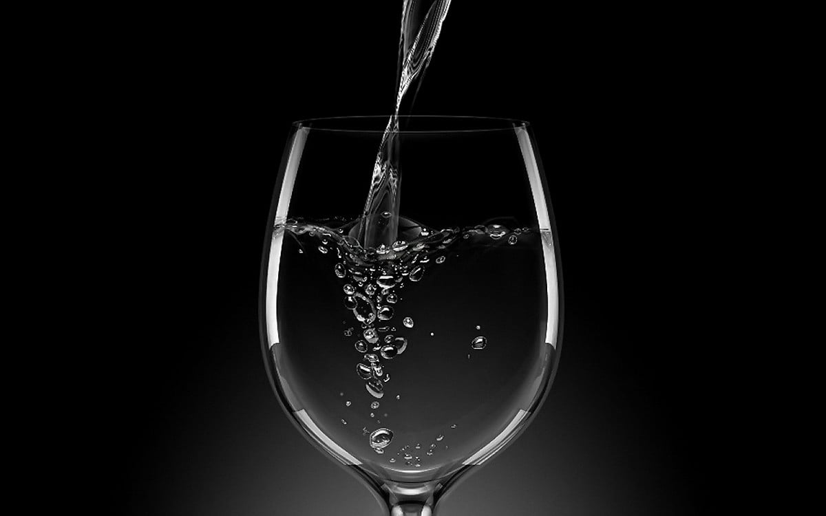 Copo de vinho / imagem para fundo de tela (1600x1000)